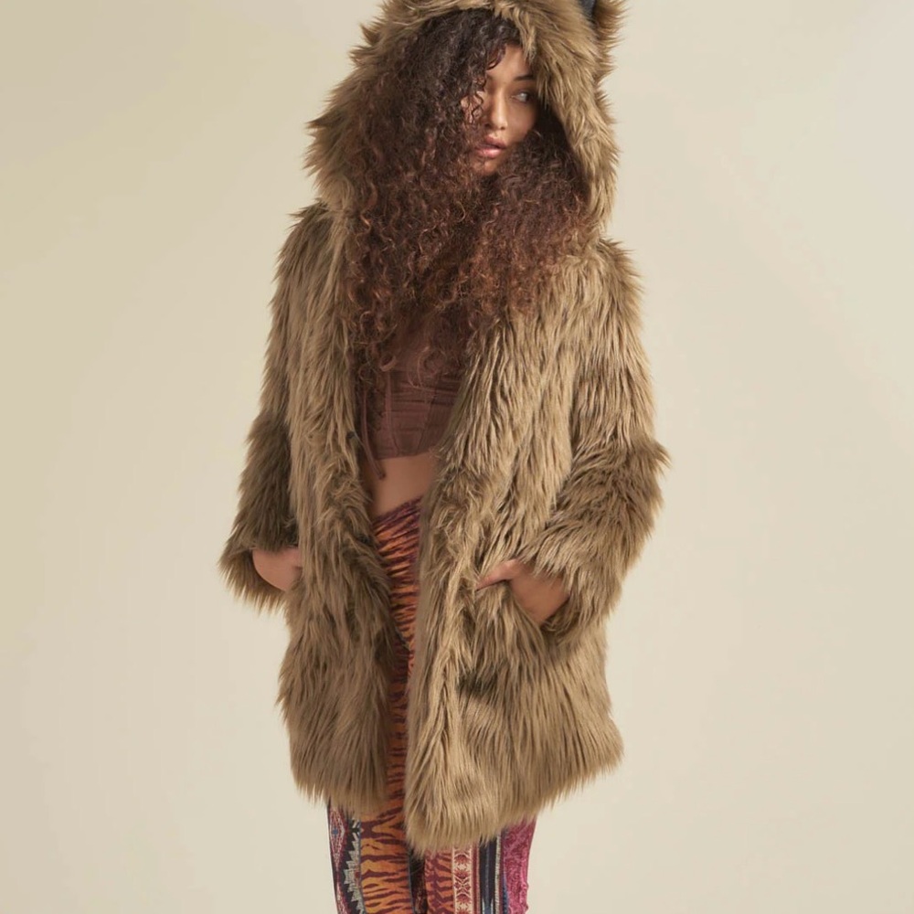 SPIRIT HOODS ASH WOLF CLASSIC FAUX FUR COAT - Picture 5 of 10